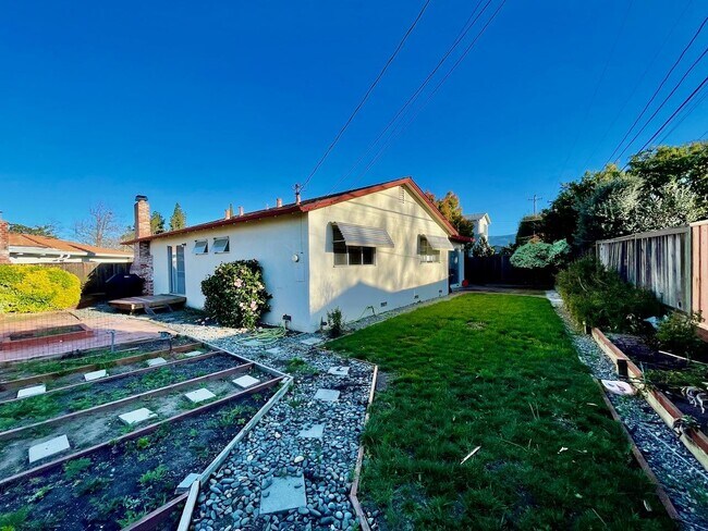 Building Photo - 7583 Lockford Ct