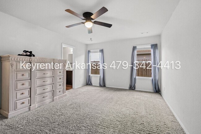 Building Photo - 1600 Edinburgh Dr