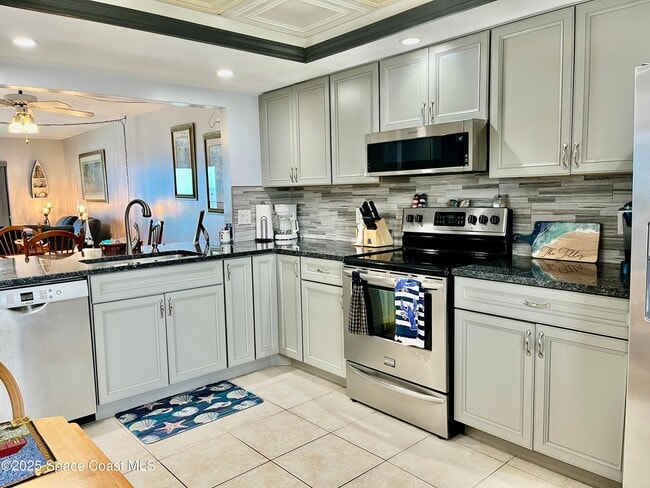 Building Photo - 1455 Jimmy Buffett Mem Hwy