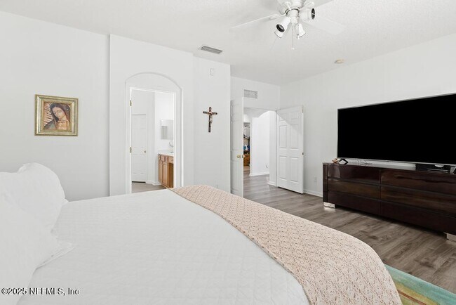 Building Photo - 3139 Ashgrove Rd