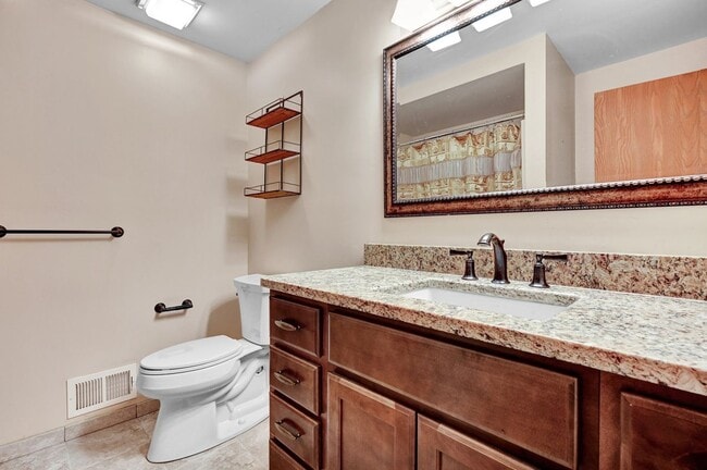 Building Photo - 436 Dutch Hill Dr