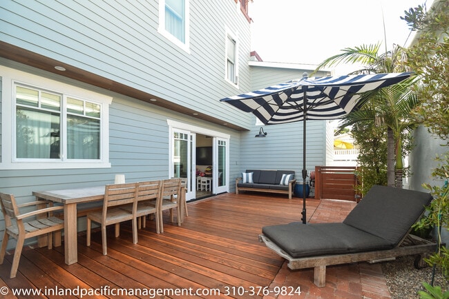 Building Photo - Exquisitely Remodeled Craftsman Style Home