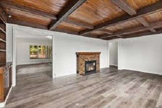 Building Photo - 18908 108th Ave NE