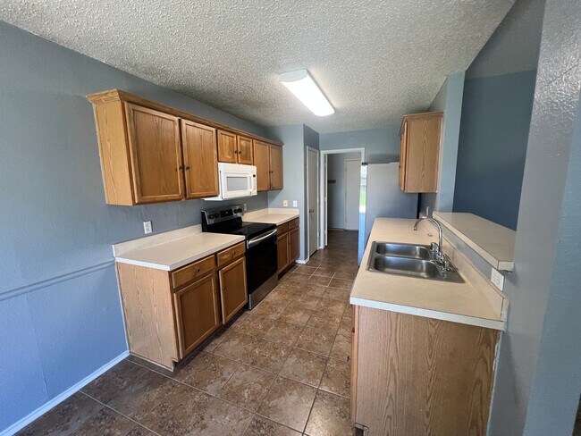 Building Photo - 1004 Wintercreek Dr