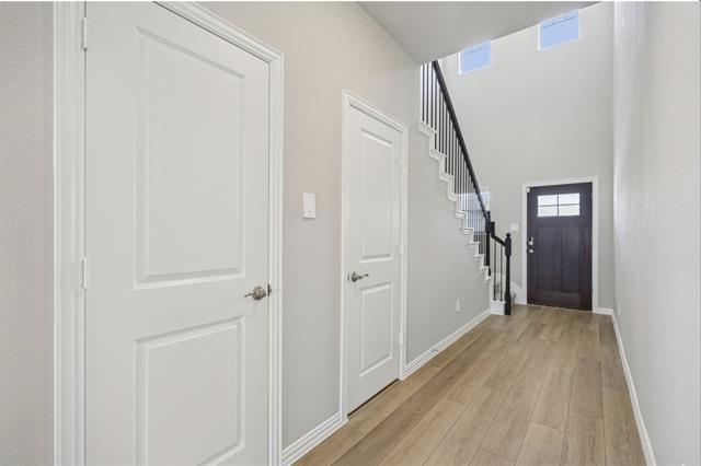 Building Photo - 613 Clover Crk Dr