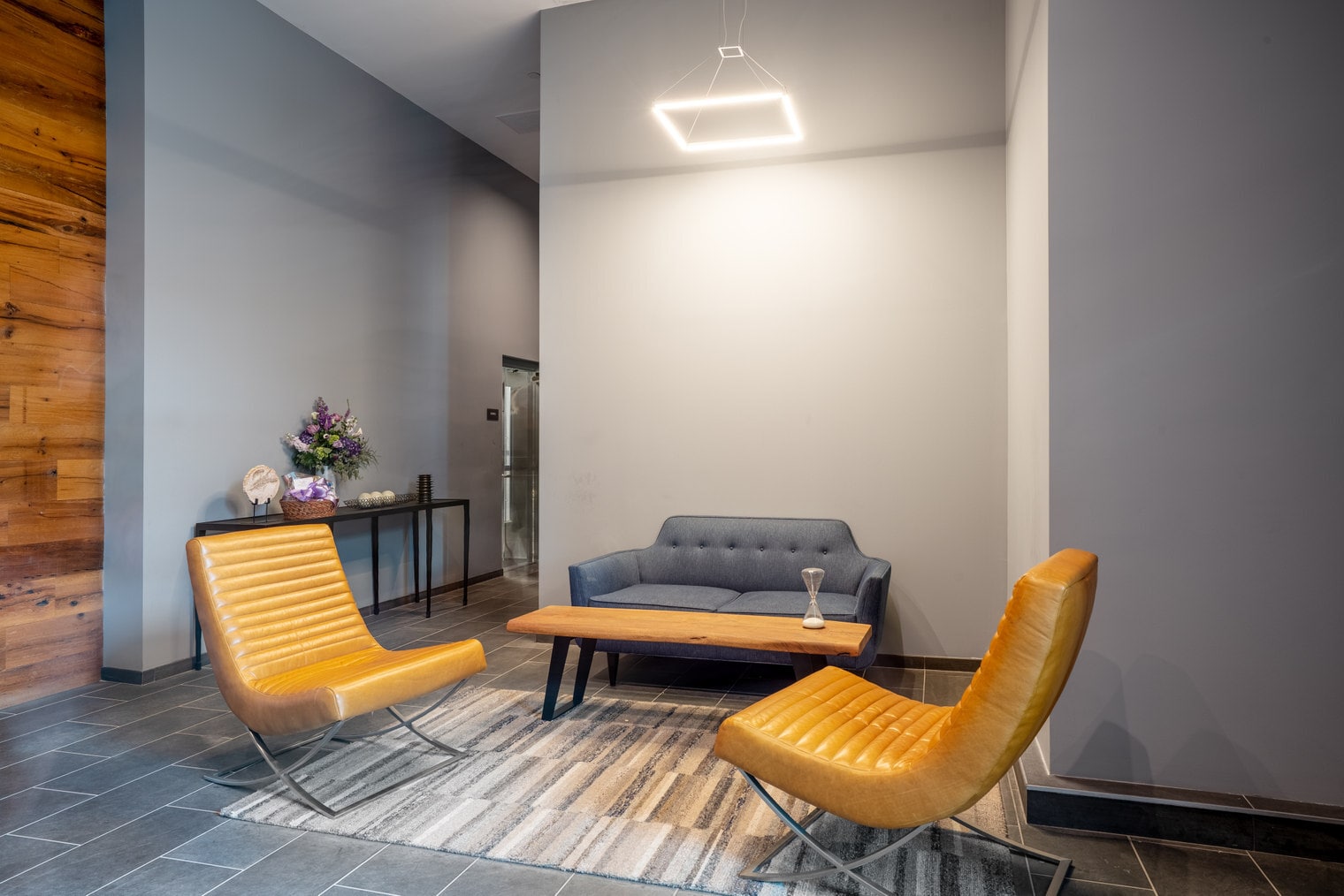 Building Photo - 10 Essex St