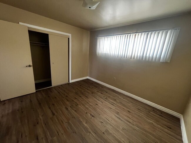 Building Photo - 6370-6370 Tamarisk Ave