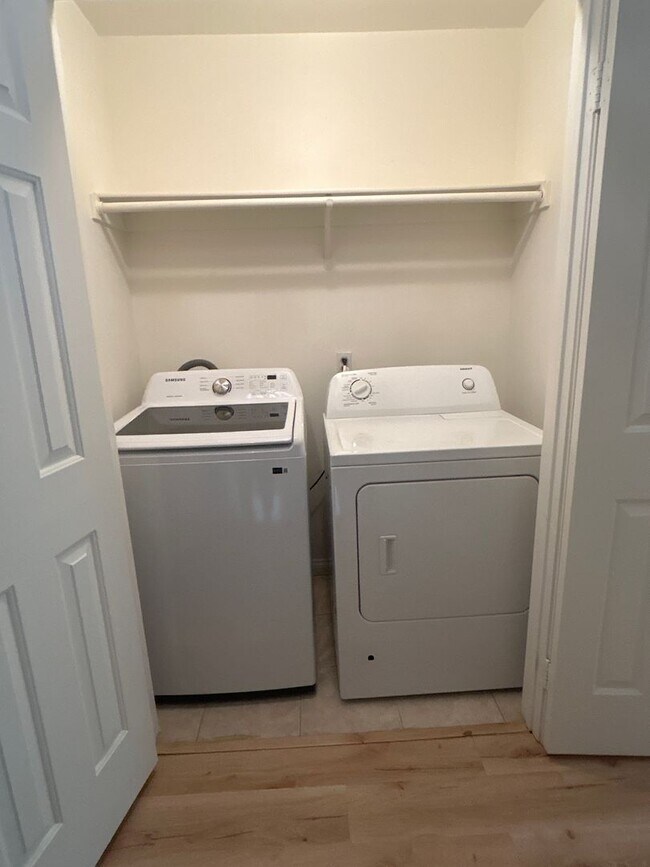 Building Photo - Spacious 2-Bedroom Condo in Prime Pasadena Area