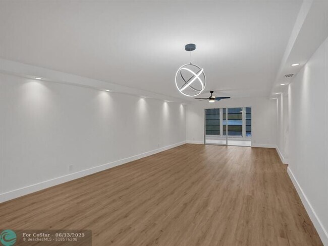 Building Photo - 3305 Aruba Way