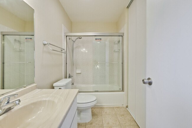 Building Photo - Beautiful 3 bedroom 2 bath Single Family Home $5200