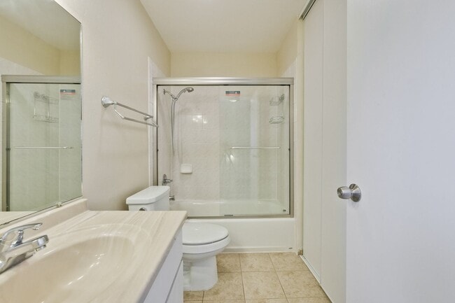 Building Photo - Reduced-Beautiful 3 bedroom 2 bath Single Family Home $4395
