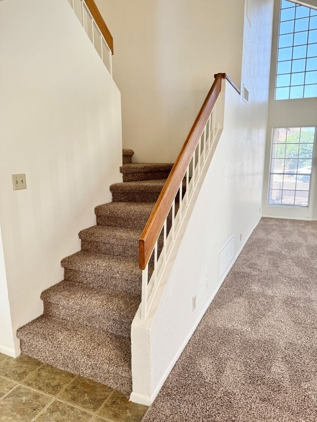 Building Photo - Two Story 3 Bedroom/2.5 Bath Home. Clean & Ready for Immediate Move-in!