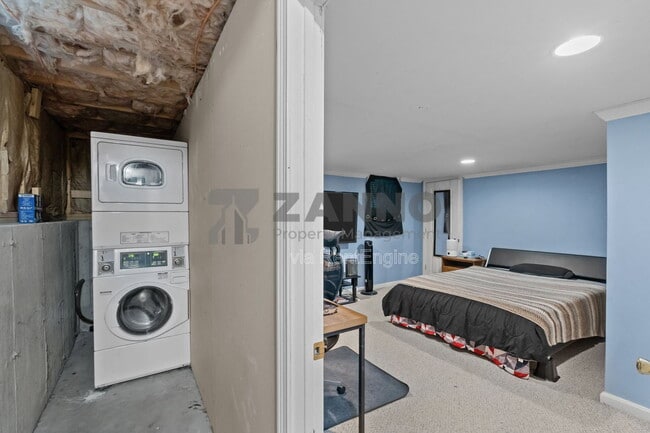 Building Photo - 498 Park Ave