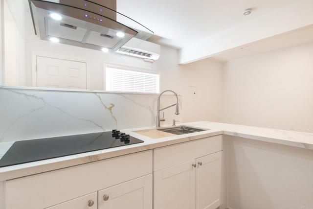 Building Photo - 593 Vista Miranda