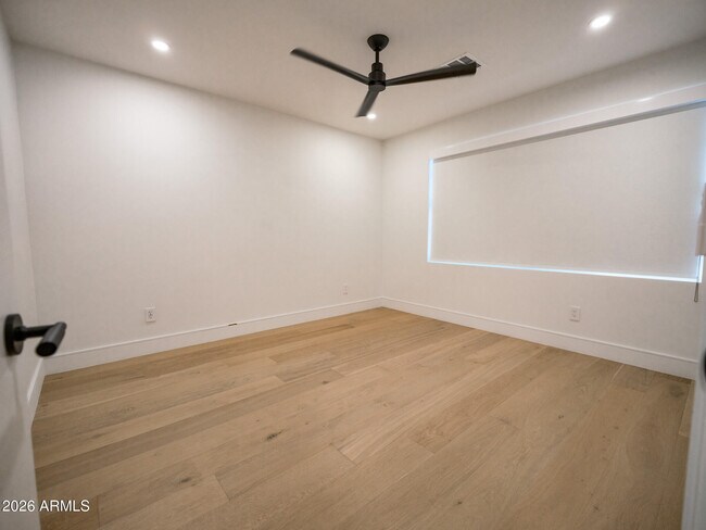 Building Photo - 2024 E Granite View Dr