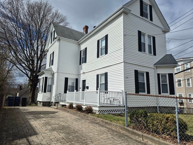 Building Photo - 445 Beech St