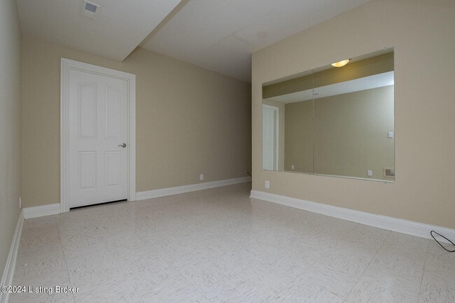 Building Photo - 3003 Glenhill Ct