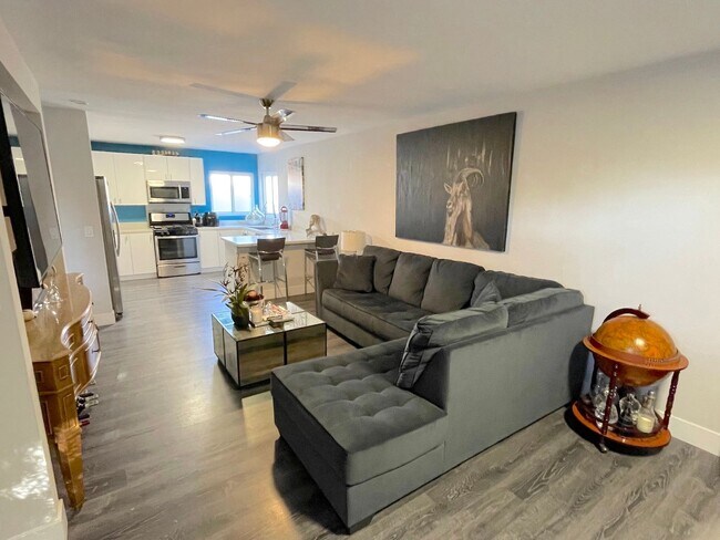 Building Photo - Newly Remodeled Home with HUGE Fenced Yard