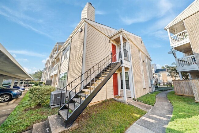 Primary Photo - 2750 Holly Hall St