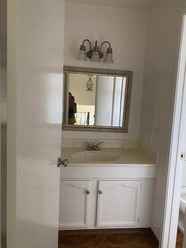 Building Photo - 239 Killdeer Ct