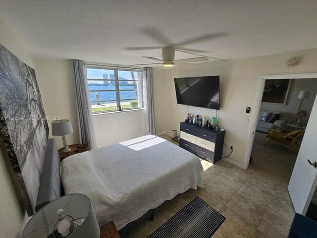 Building Photo - 3000 Marcos Dr