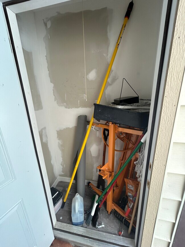 Building Photo - 3980 Crayrich Cir