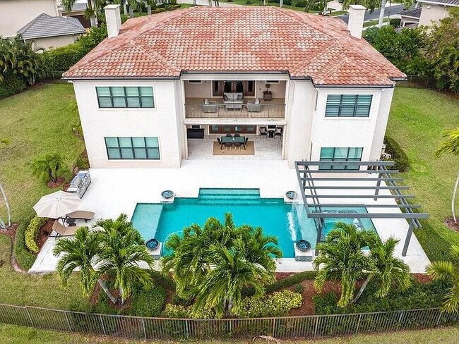 Building Photo - 17511 Cadena Dr