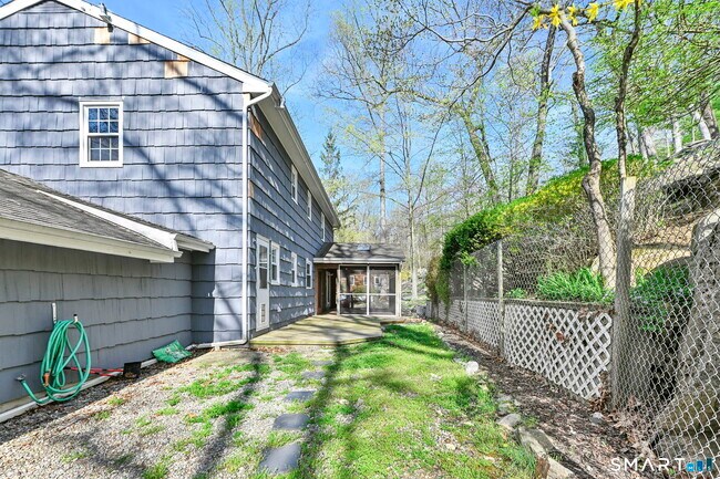 Building Photo - 163 MacGregor Dr