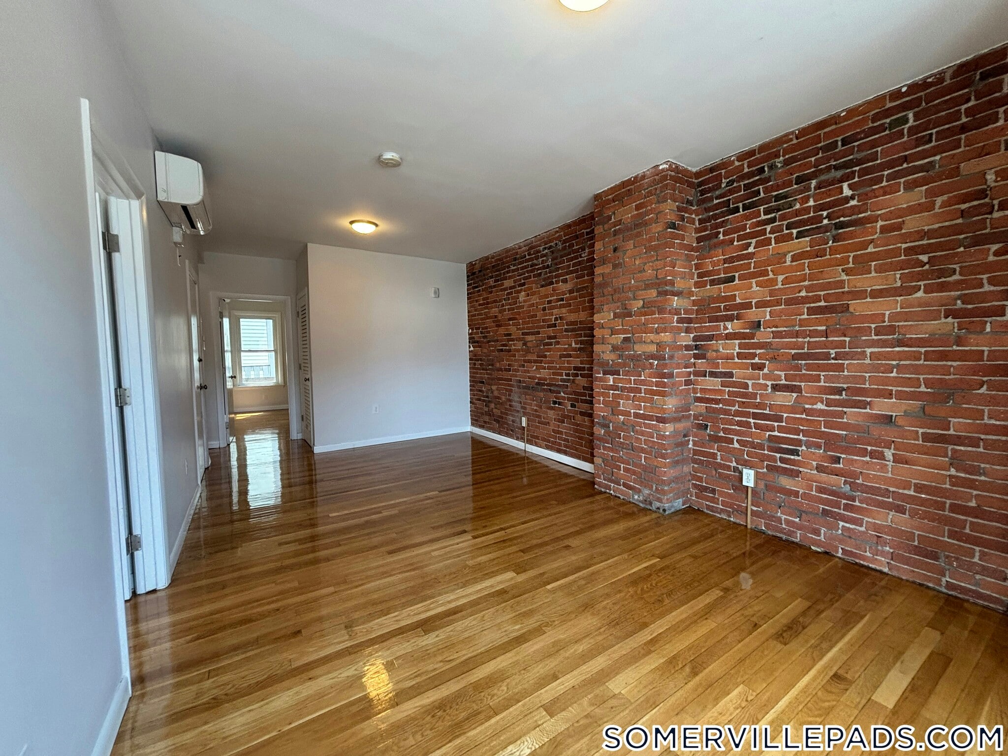 Building Photo - 164 Broadway