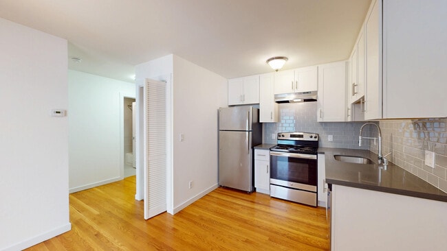 Building Photo - 759 Green St