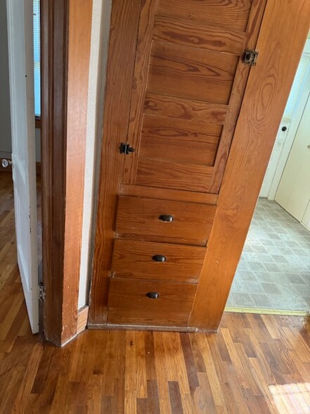 Building Photo - 301 Allen St