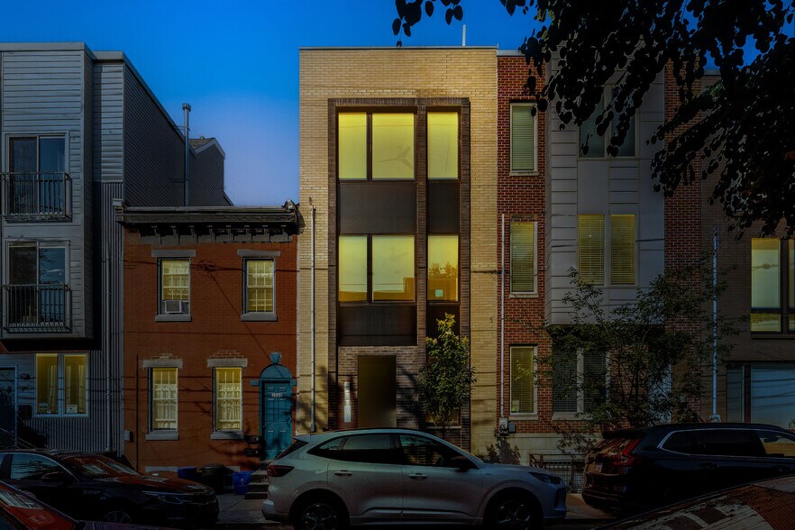 Building Photo - 2058 E Susquehanna Ave