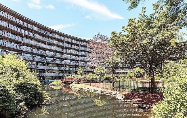 Building Photo - 200 Swanton St