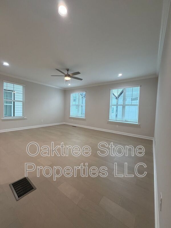 Building Photo - 1973 Hollywood Rd