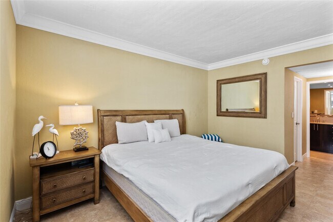 Building Photo - 4250 Galt Ocean Dr