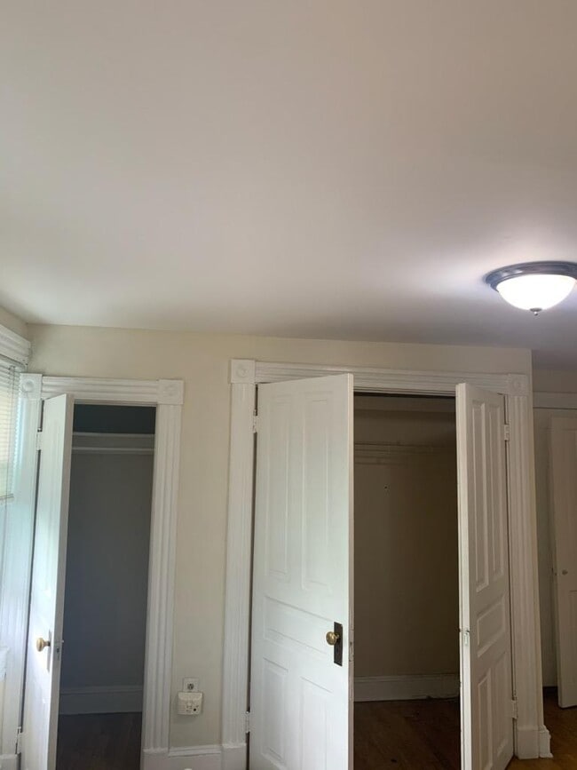 Building Photo - 2315 N Charles St