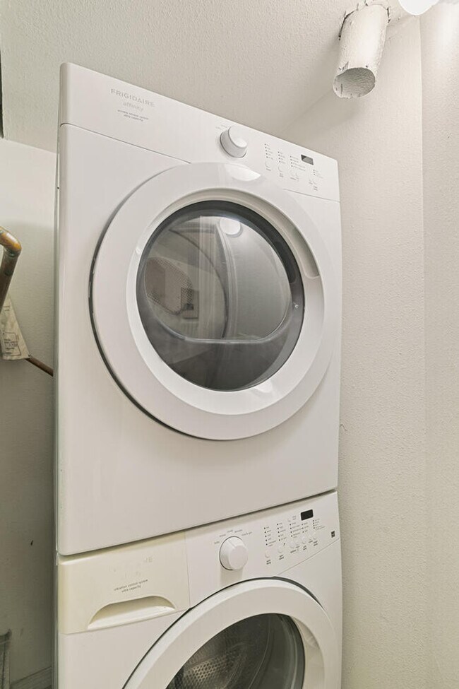 Building Photo - 6380 S Boston St