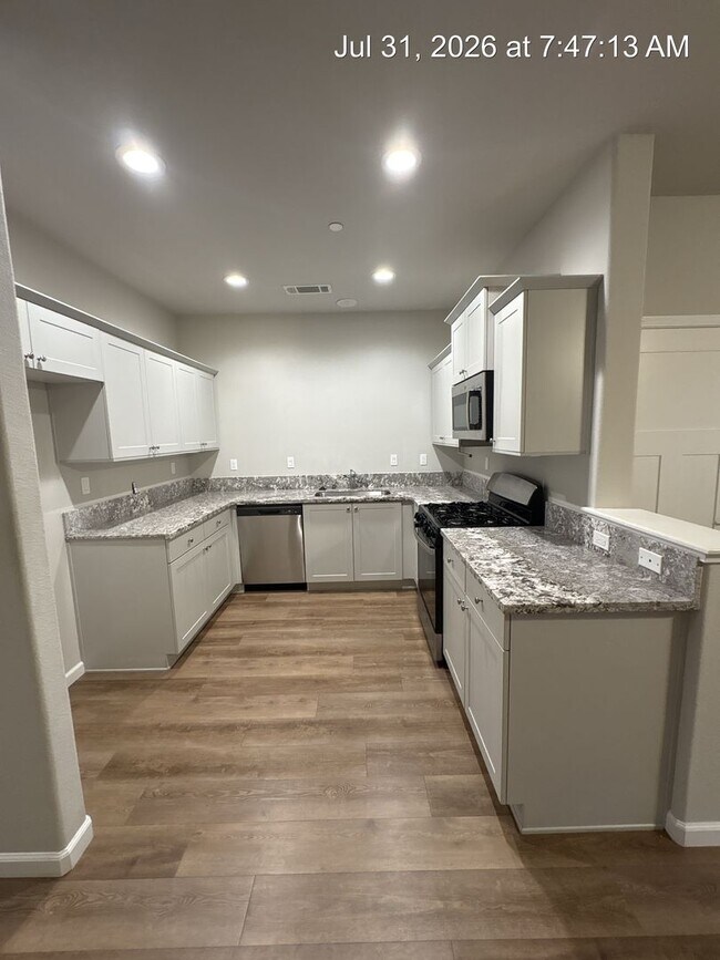 Building Photo - 4319