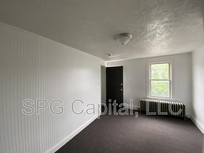 Building Photo - 214 W Jackson St