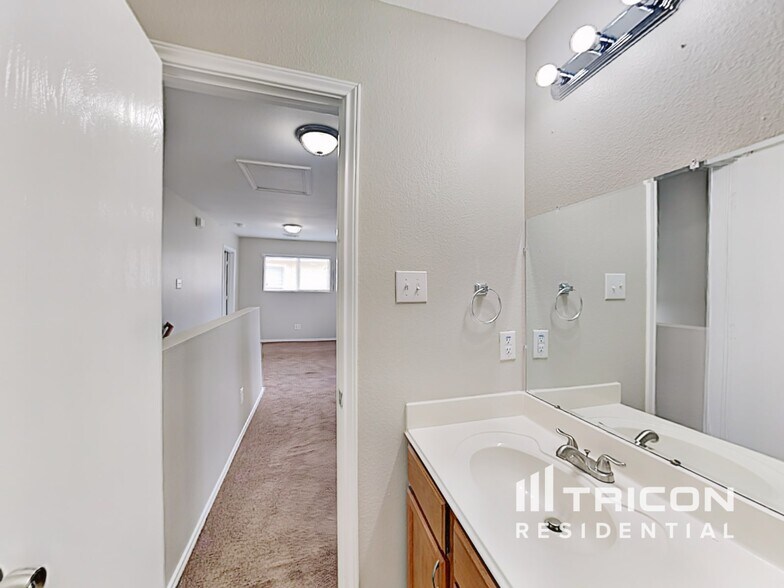 Building Photo - 7734 Galleon Field Ln