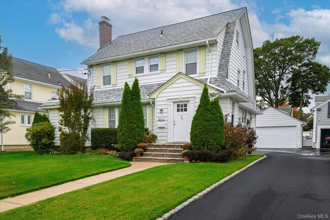 Building Photo - 25 Aldred Ave