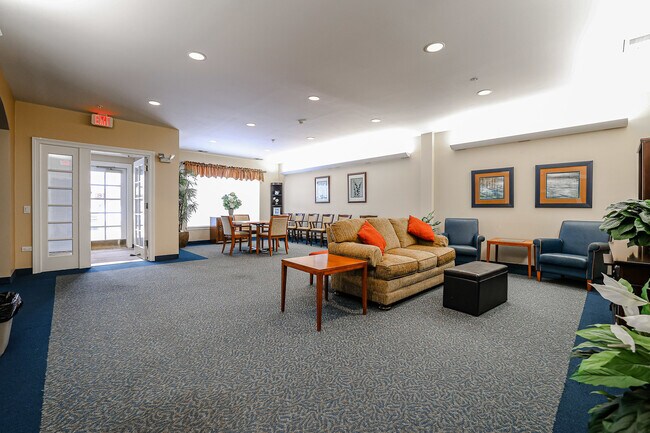 Building Photo - 12950 Meadow View Ct