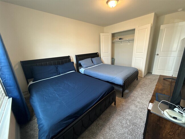 Building Photo - 527 Baobab Wy