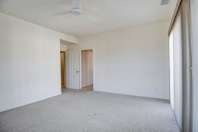 Building Photo - FOR RENT - NORFOLK!