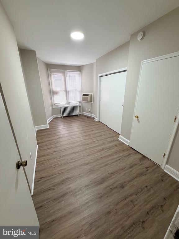 Building Photo - 2917 W Girard Ave