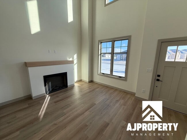 Building Photo - 8609 W Shoreline Pl