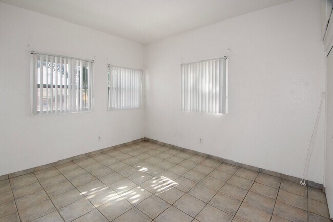 Building Photo - Long Term, Unfurnished Rental in Imperial ...