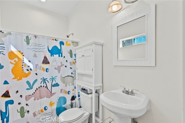 Building Photo - 1058 E Orange Grove Ave