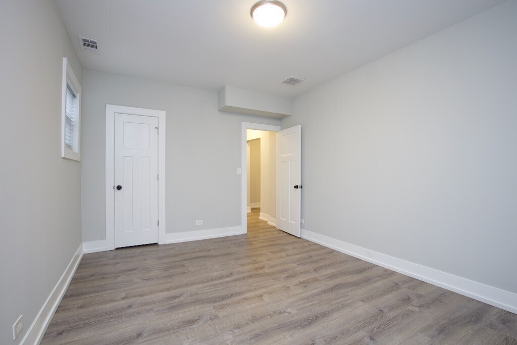 Building Photo - 1128 Maple Ave