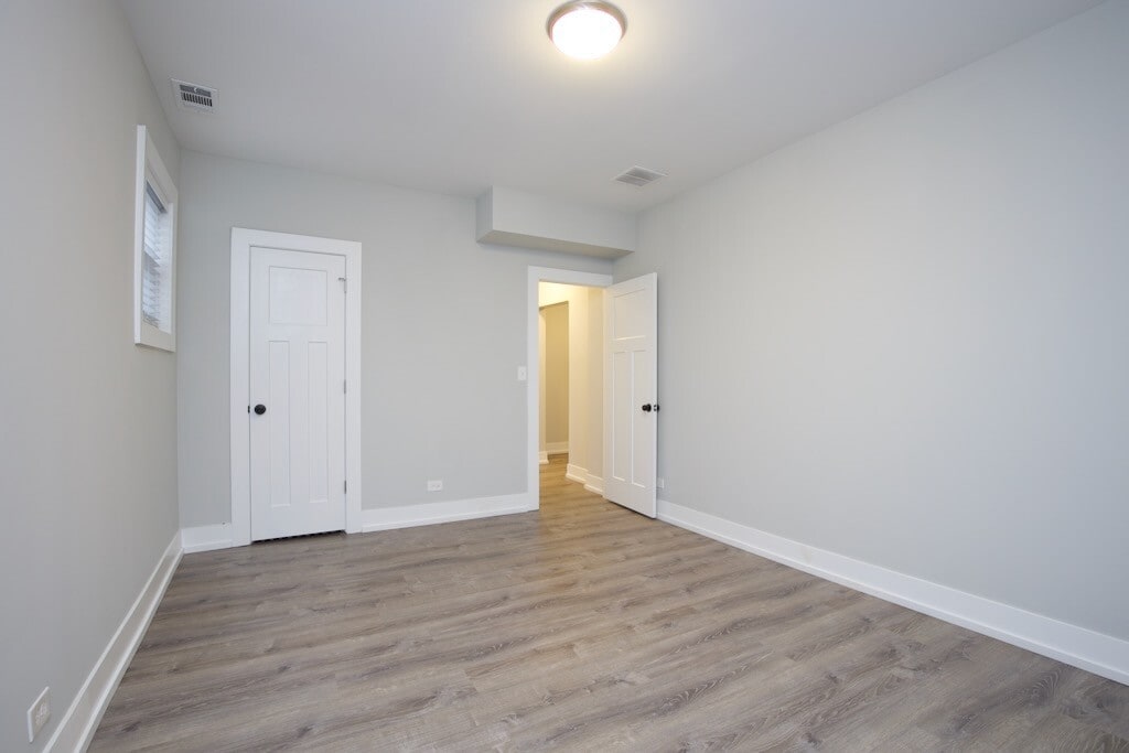 Building Photo - 1133 Maple Ave